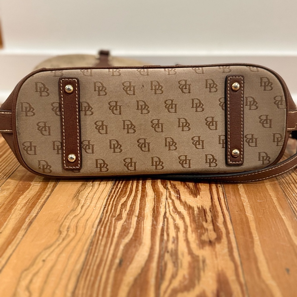 Dooney & Bourke VINTAGE Domed Satchel Beige and Brown Signature Logo Pattern - Picture 7 of 11